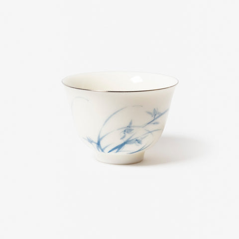 A refined Dehua porcelain teaware and tableware piece, crafted in the kilns of Fujian with a legacy dating back to ancient China; this minimalist yet culturally rich ceramic reflects the purity of Eastern craftsmanship, blending seamlessly into modern interiors inspired by Chinese tradition, ritual, and timeless design. Hog Lane, London Based Chinese homeware UK