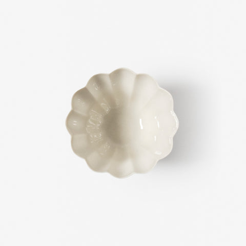 A refined Dehua porcelain teaware and tableware piece, crafted in the kilns of Fujian with a legacy dating back to ancient China; this minimalist yet culturally rich ceramic reflects the purity of Eastern craftsmanship, blending seamlessly into modern interiors inspired by Chinese tradition, ritual, and timeless design. Hog Lane, London Based Chinese homeware UK