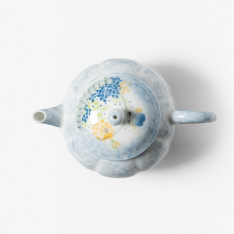 A refined Dehua porcelain teaware and tableware piece, crafted in the kilns of Fujian with a legacy dating back to ancient China; this minimalist yet culturally rich ceramic reflects the purity of Eastern craftsmanship, blending seamlessly into modern interiors inspired by Chinese tradition, ritual, and timeless design. Hog Lane, London Based Chinese homeware UK