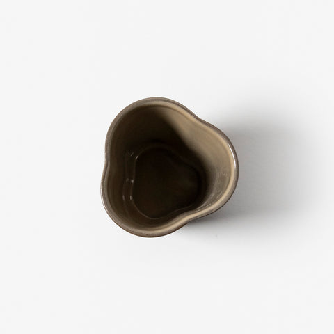 A refined Dehua porcelain teaware and tableware piece, crafted in the kilns of Fujian with a legacy dating back to ancient China; this minimalist yet culturally rich ceramic reflects the purity of Eastern craftsmanship, blending seamlessly into modern interiors inspired by Chinese tradition, ritual, and timeless design. Hog Lane, London Based Chinese homeware UK