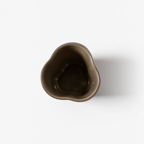 A refined Dehua porcelain teaware and tableware piece, crafted in the kilns of Fujian with a legacy dating back to ancient China; this minimalist yet culturally rich ceramic reflects the purity of Eastern craftsmanship, blending seamlessly into modern interiors inspired by Chinese tradition, ritual, and timeless design. Hog Lane, London Based Chinese homeware UK