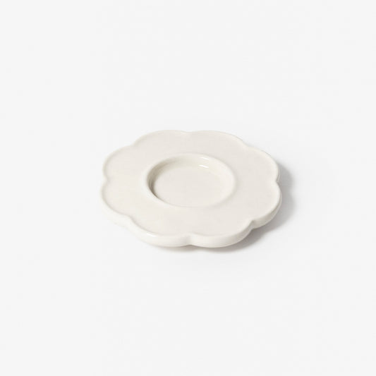 A refined Dehua porcelain teaware and tableware piece, crafted in the kilns of Fujian with a legacy dating back to ancient China; this minimalist yet culturally rich ceramic reflects the purity of Eastern craftsmanship, blending seamlessly into modern interiors inspired by Chinese tradition, ritual, and timeless design. Hog Lane, London Based Chinese homeware UK