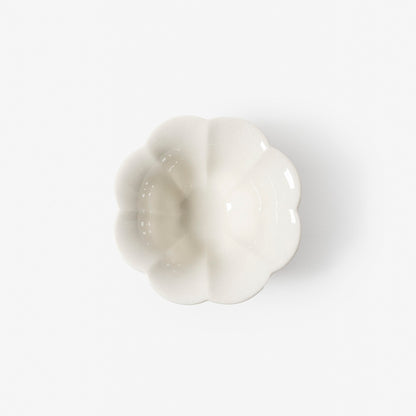 A refined Dehua porcelain teaware and tableware piece, crafted in the kilns of Fujian with a legacy dating back to ancient China; this minimalist yet culturally rich ceramic reflects the purity of Eastern craftsmanship, blending seamlessly into modern interiors inspired by Chinese tradition, ritual, and timeless design. Hog Lane, London Based Chinese homeware UK