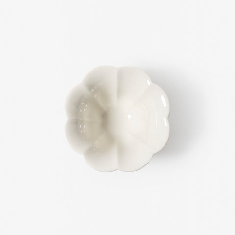 A refined Dehua porcelain teaware and tableware piece, crafted in the kilns of Fujian with a legacy dating back to ancient China; this minimalist yet culturally rich ceramic reflects the purity of Eastern craftsmanship, blending seamlessly into modern interiors inspired by Chinese tradition, ritual, and timeless design. Hog Lane, London Based Chinese homeware UK