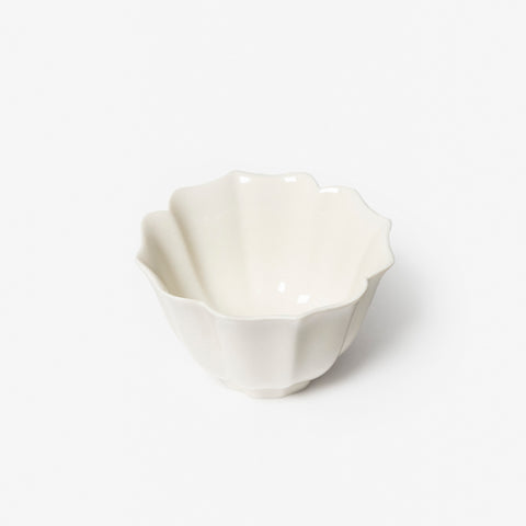 A refined Dehua porcelain teaware and tableware piece, crafted in the kilns of Fujian with a legacy dating back to ancient China; this minimalist yet culturally rich ceramic reflects the purity of Eastern craftsmanship, blending seamlessly into modern interiors inspired by Chinese tradition, ritual, and timeless design. Hog Lane, London Based Chinese homeware UK