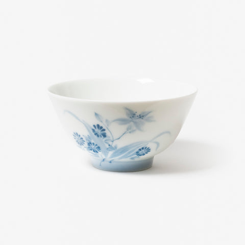 A refined Dehua porcelain teaware and tableware piece, crafted in the kilns of Fujian with a legacy dating back to ancient China; this minimalist yet culturally rich ceramic reflects the purity of Eastern craftsmanship, blending seamlessly into modern interiors inspired by Chinese tradition, ritual, and timeless design. Hog Lane, London Based Chinese homeware UK